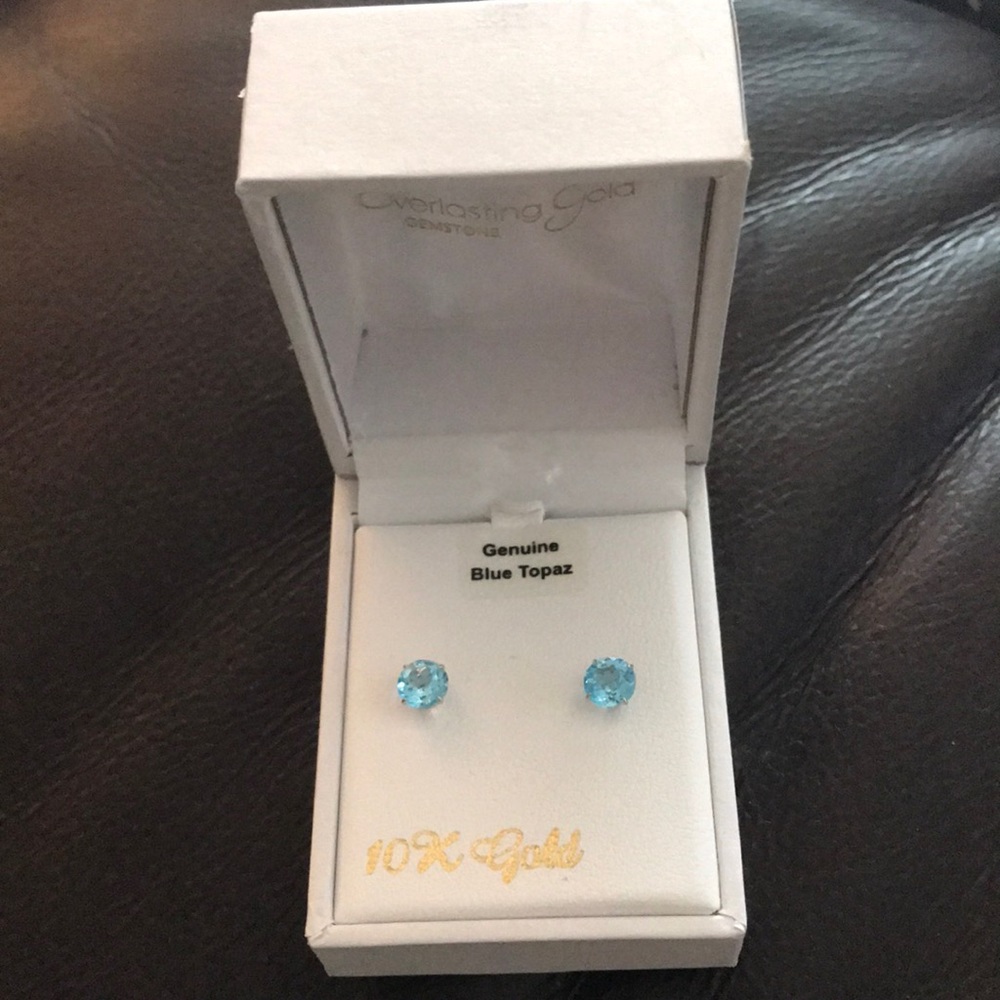 Blue topaz white gold earrings